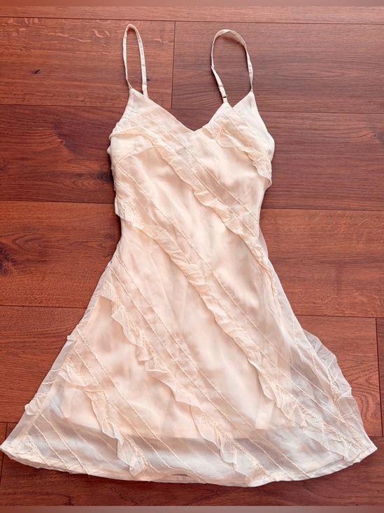 Princess Polly Dresses & Skirts - Princess Polly Pale Butter Yellow Summer Dress